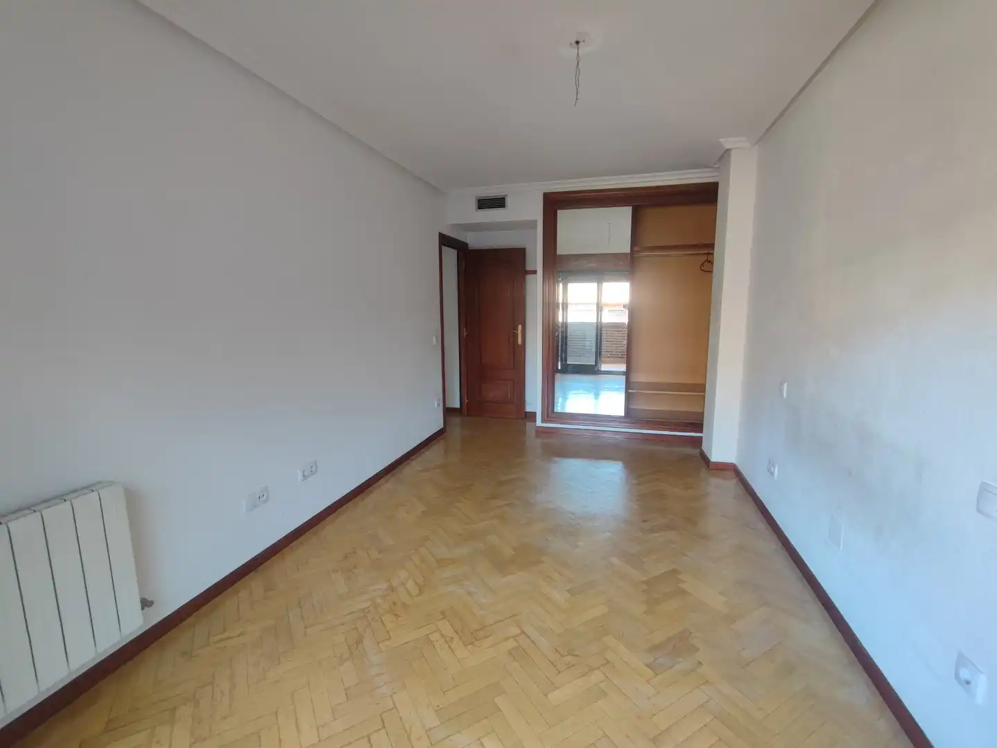 Piso en venta en Madrid con Calefacción, Terraza y Horno