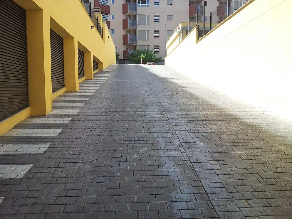 Exterior view of Garage for sale in San Vicente del Raspeig / Sant Vicent del Raspeig