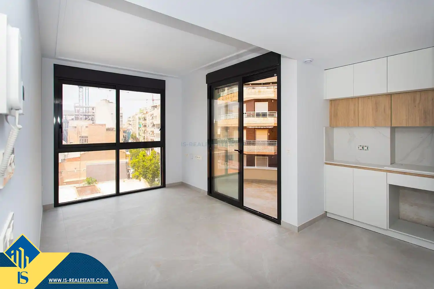 Habitación de Piso en venta en Torrevieja con Terraza, Amueblado y Piscina comunitaria