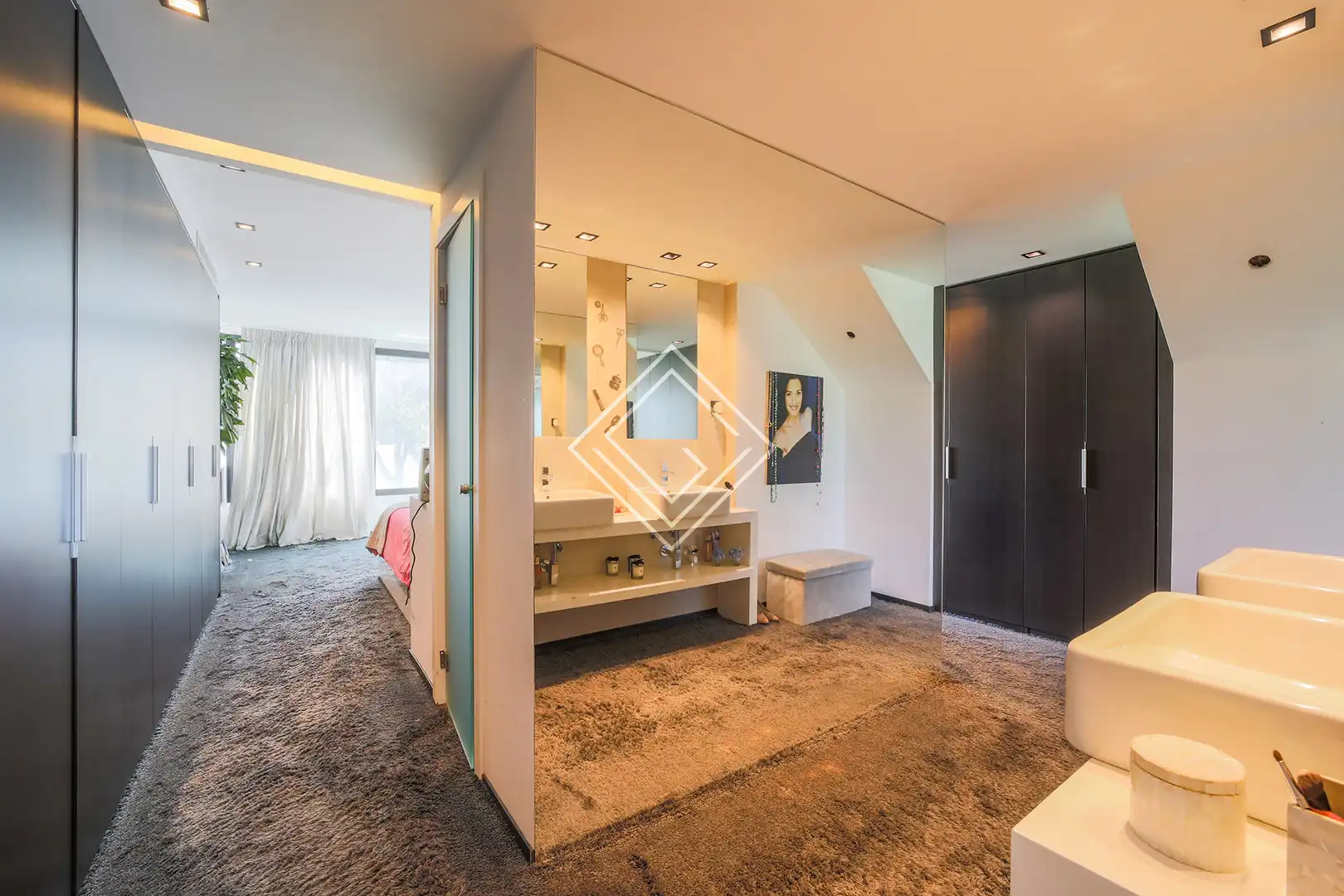 Schlafzimmer von Einfamilien-Reihenhaus zum Verkauf in La Moraleja mit Klimaanlage, Heizung und Privatgarten