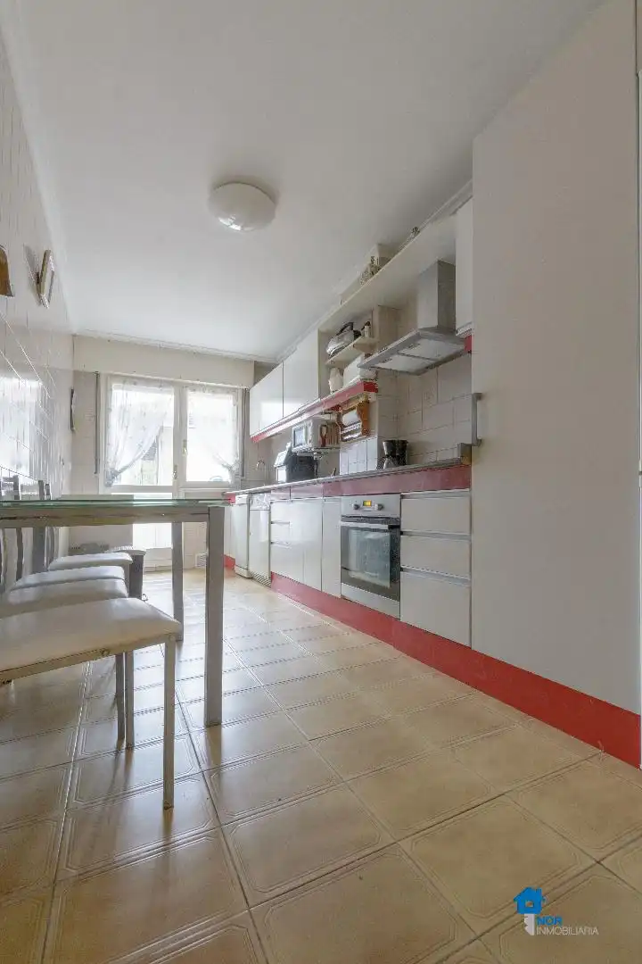 Cocina de Piso en venta en Escalante con Terraza y Amueblado