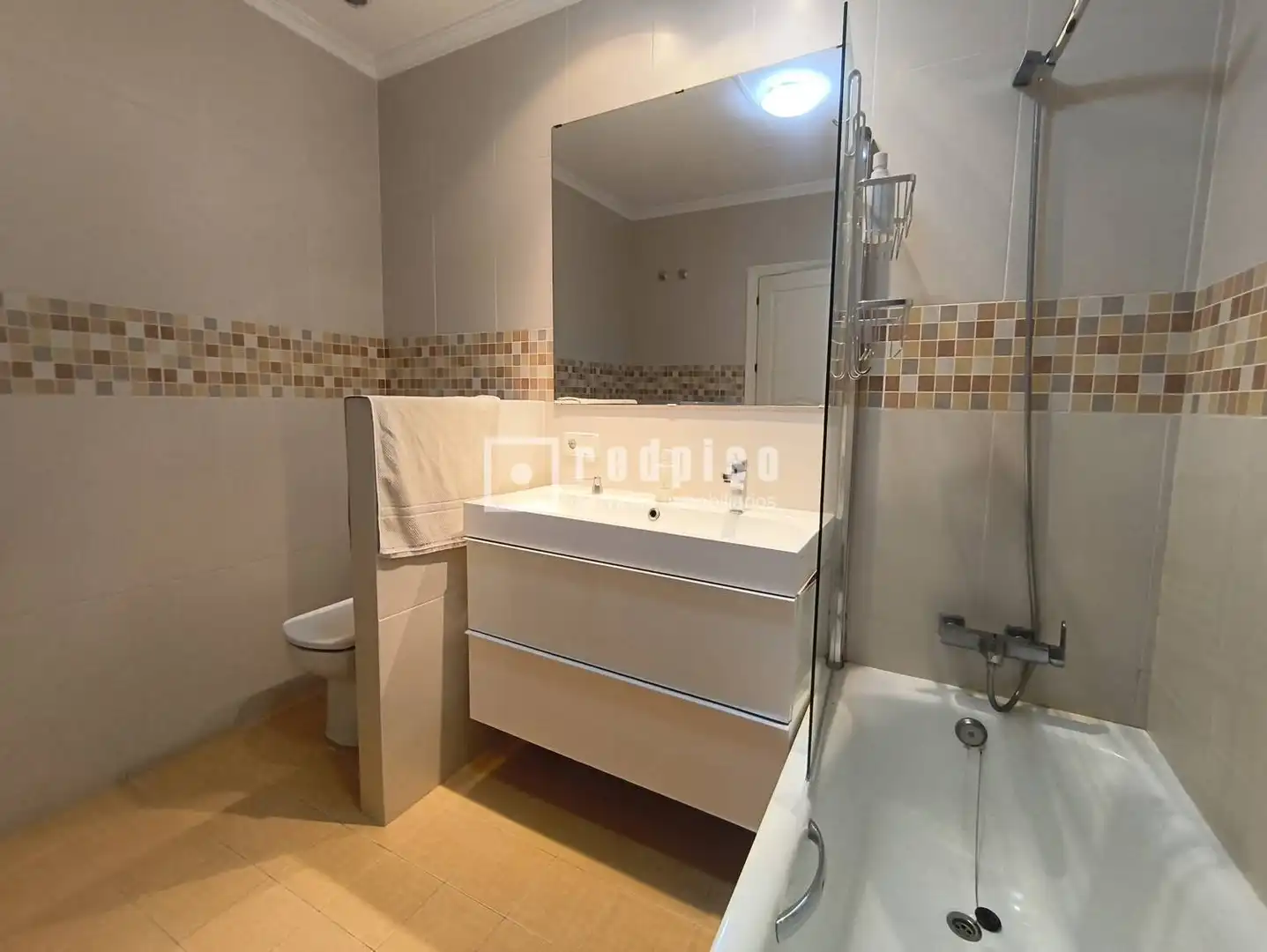 Habitación de Piso de alquiler en Sevilla con Aire acondicionado, Terraza y Amueblado