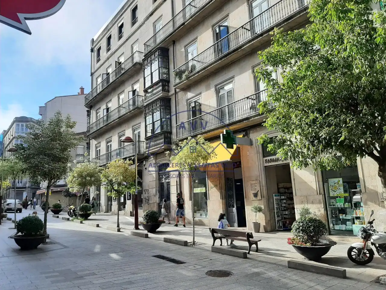 Außenansicht von Wohnungen zur Miete in Vigo  mit Klimaanlage, Heizung und Parkett
