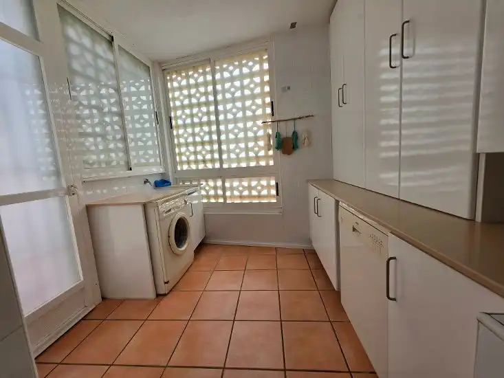 Cuina de Casa adosada en venda en La Manga del Mar Menor amb Aire condicionat, Jardí privat i Terrassa