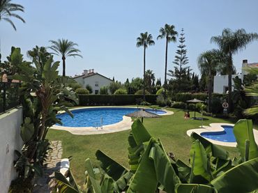 Adossat amb piscina en venda a Milla de Oro