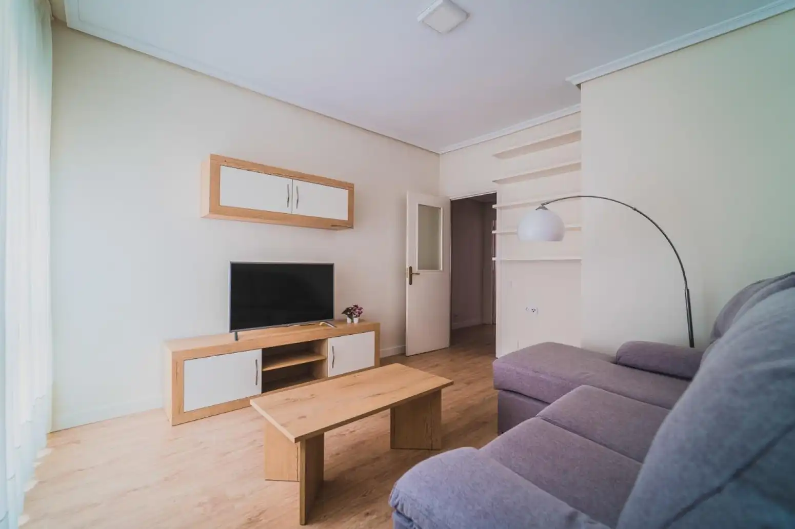 Living room of Flat for rent in Santander  with Heating, Parquet flooring and Furnished