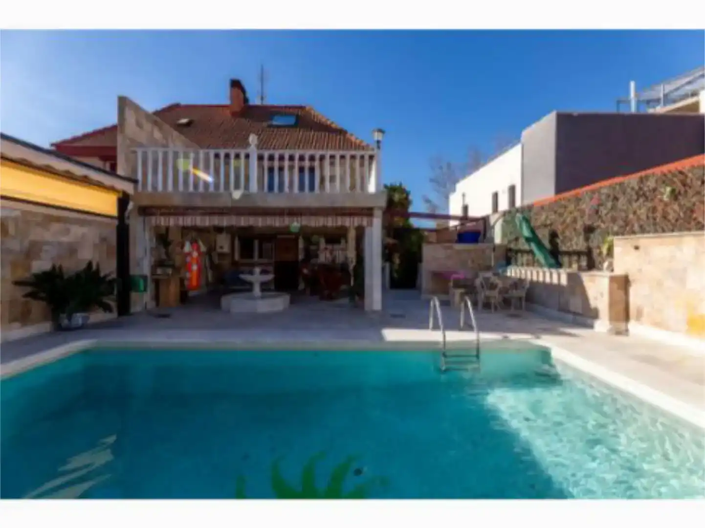 Piscina de Casa o xalet en venda en  Madrid Capital amb Aire condicionat, Piscina i Balcó