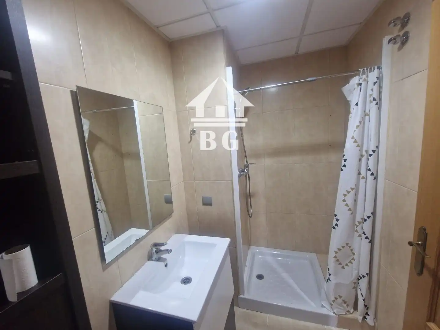 Badezimmer von Wohnung zum Verkauf in Lloret de Mar mit Heizung, Terrasse und Abstellraum
