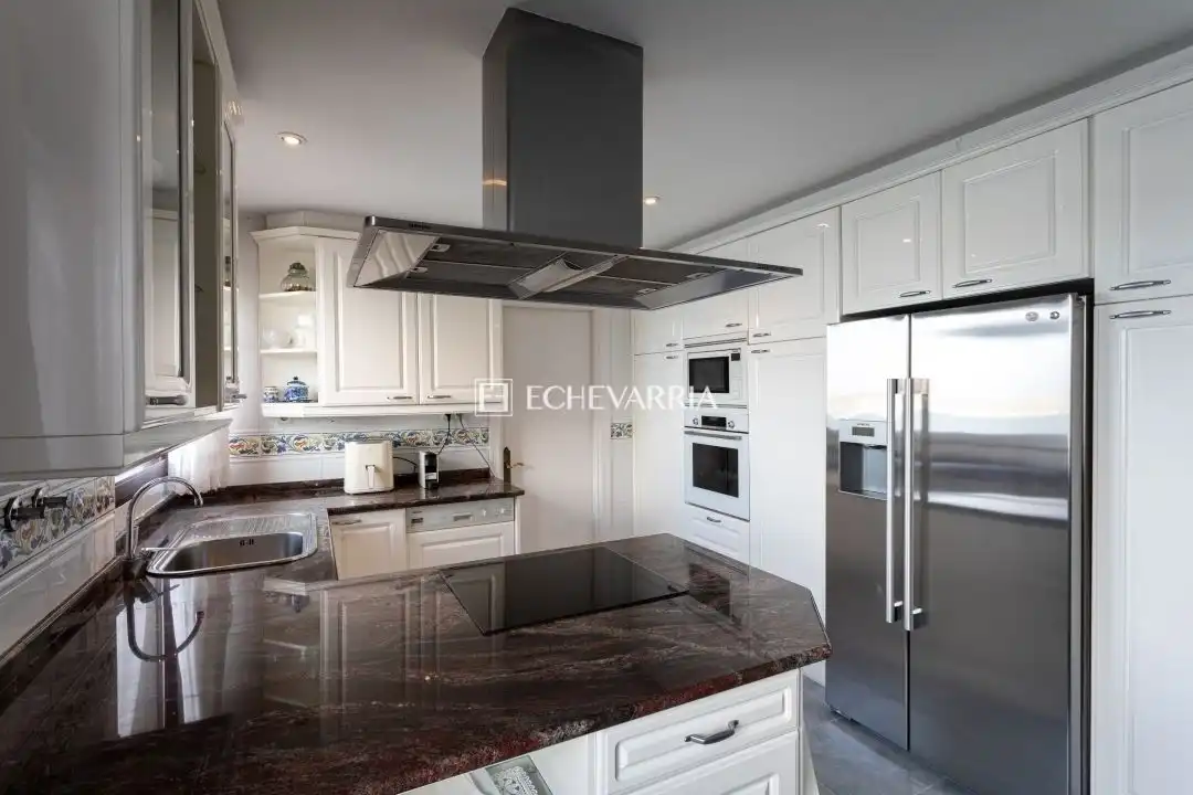 Kitchen of Flat for sale in Getxo   with Heating, Private garden and Terrace