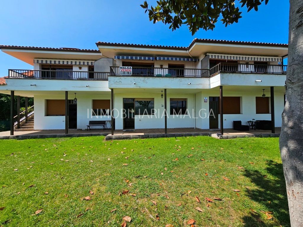 Exterior view of House or chalet for sale in Villaviciosa  with Private garden, Terrace and Storage room