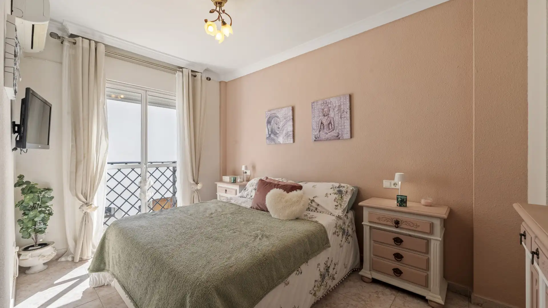 Dormitori de Casa adosada en venda en Mijas amb Aire condicionat, Traster i Moblat