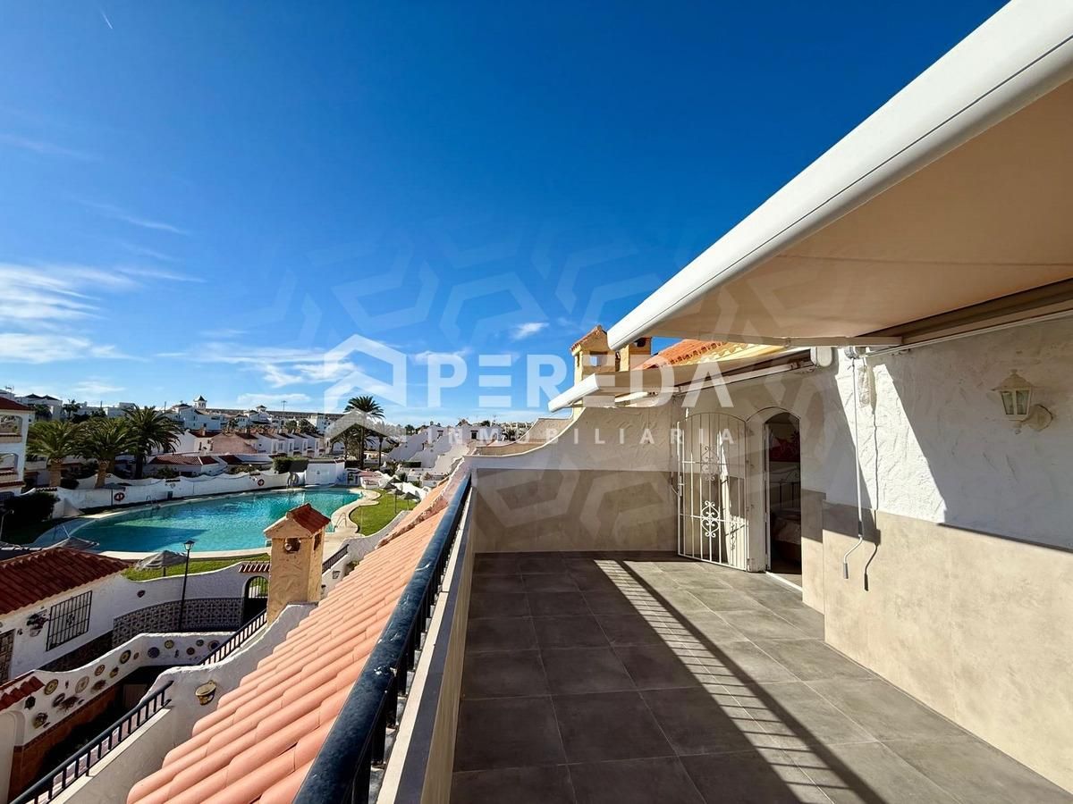 Terrassa de Apartament en venda en Roquetas de Mar amb Jardí privat, Terrassa i Moblat