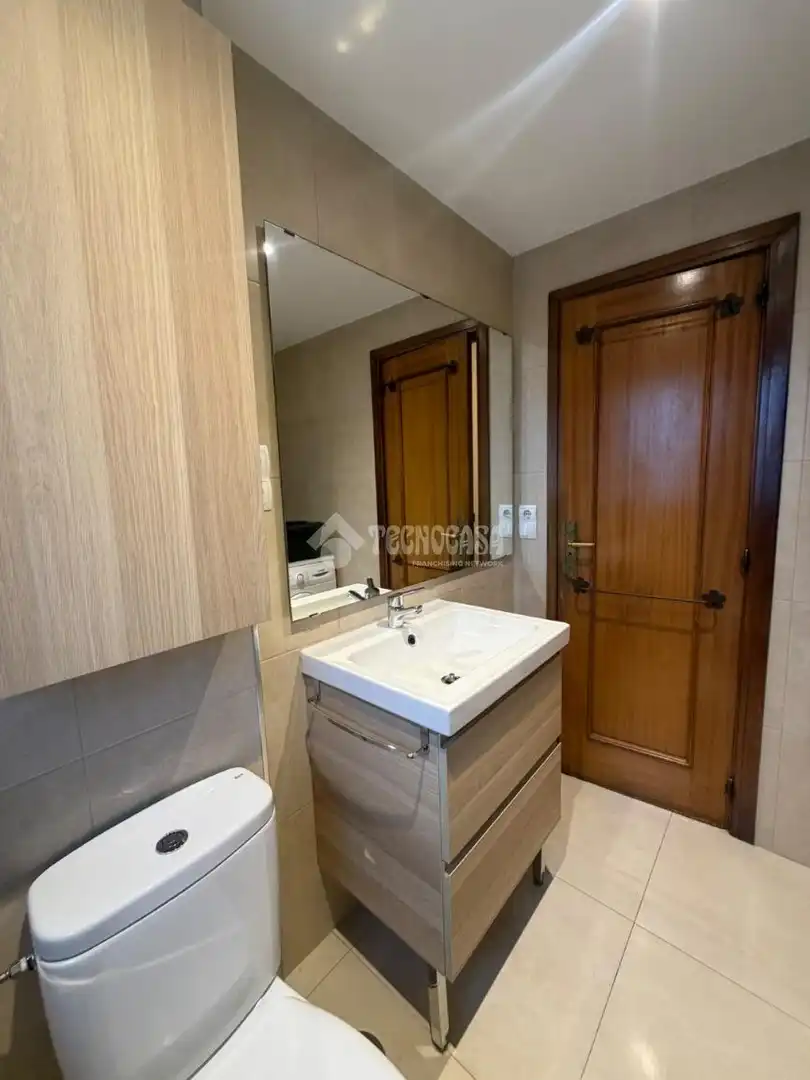 Baño de Piso de alquiler en Los Castros