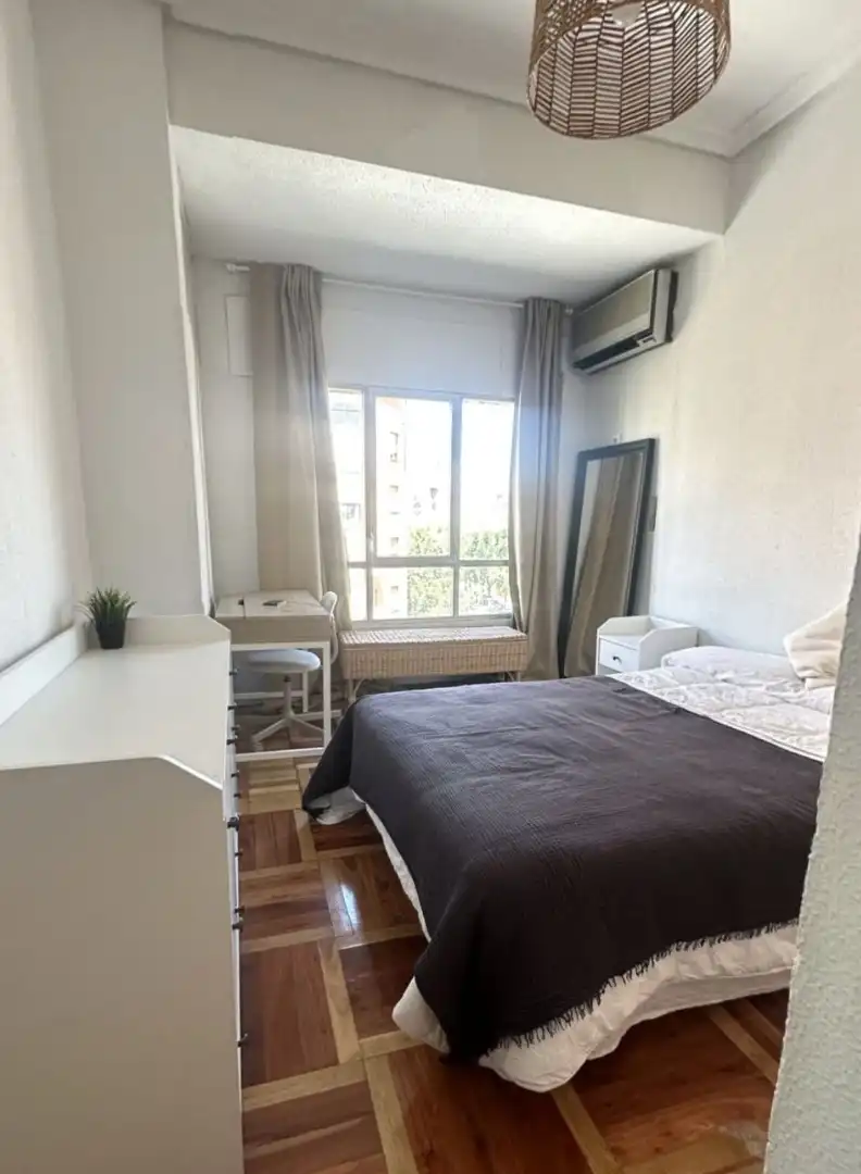 Habitación de Piso de alquiler en Madrid con Aire acondicionado, Calefacción y Amueblado