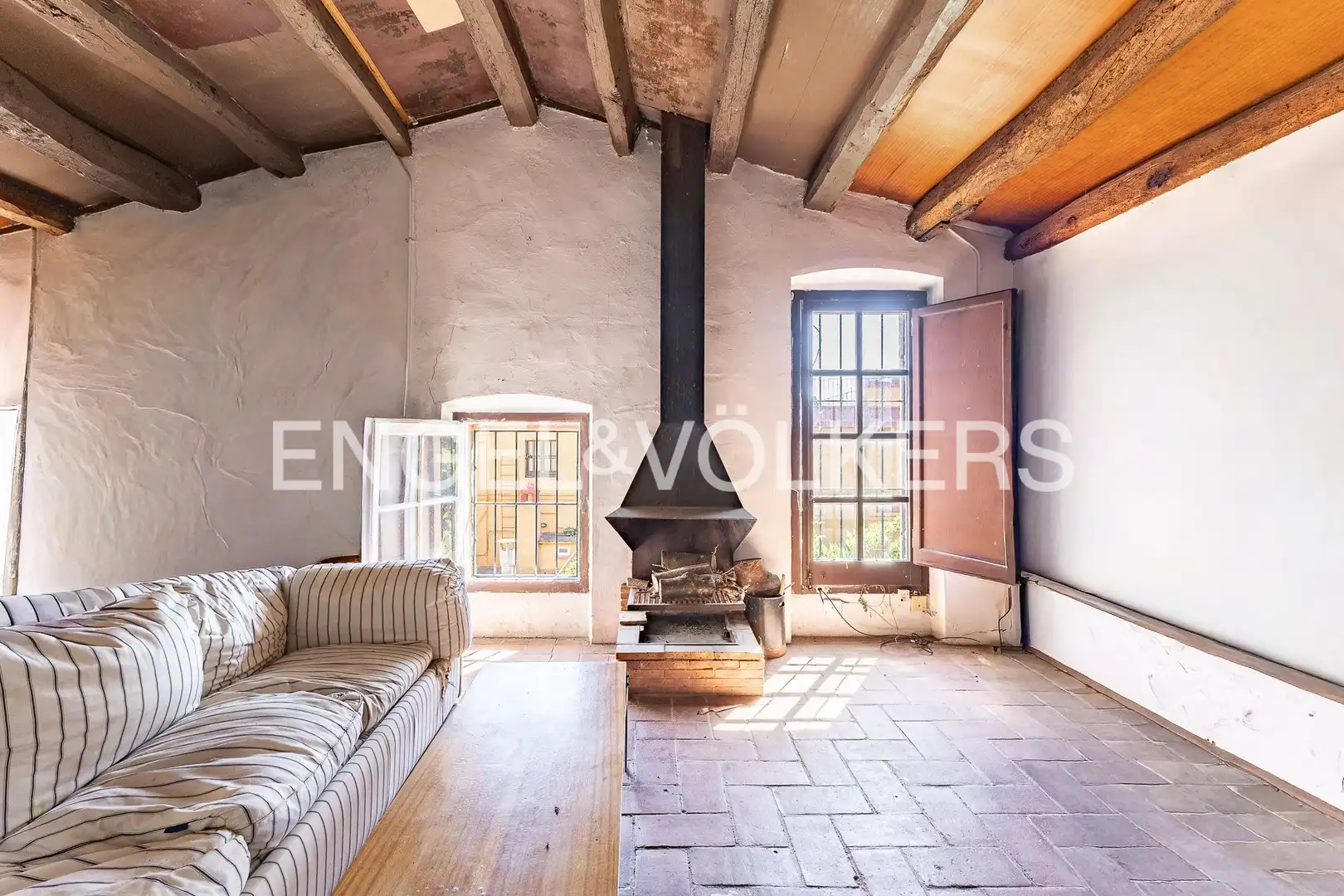 Sala d'estar de Casa o xalet en venda en Sant Andreu de Llavaneres amb Calefacció, Jardí privat i Terrassa
