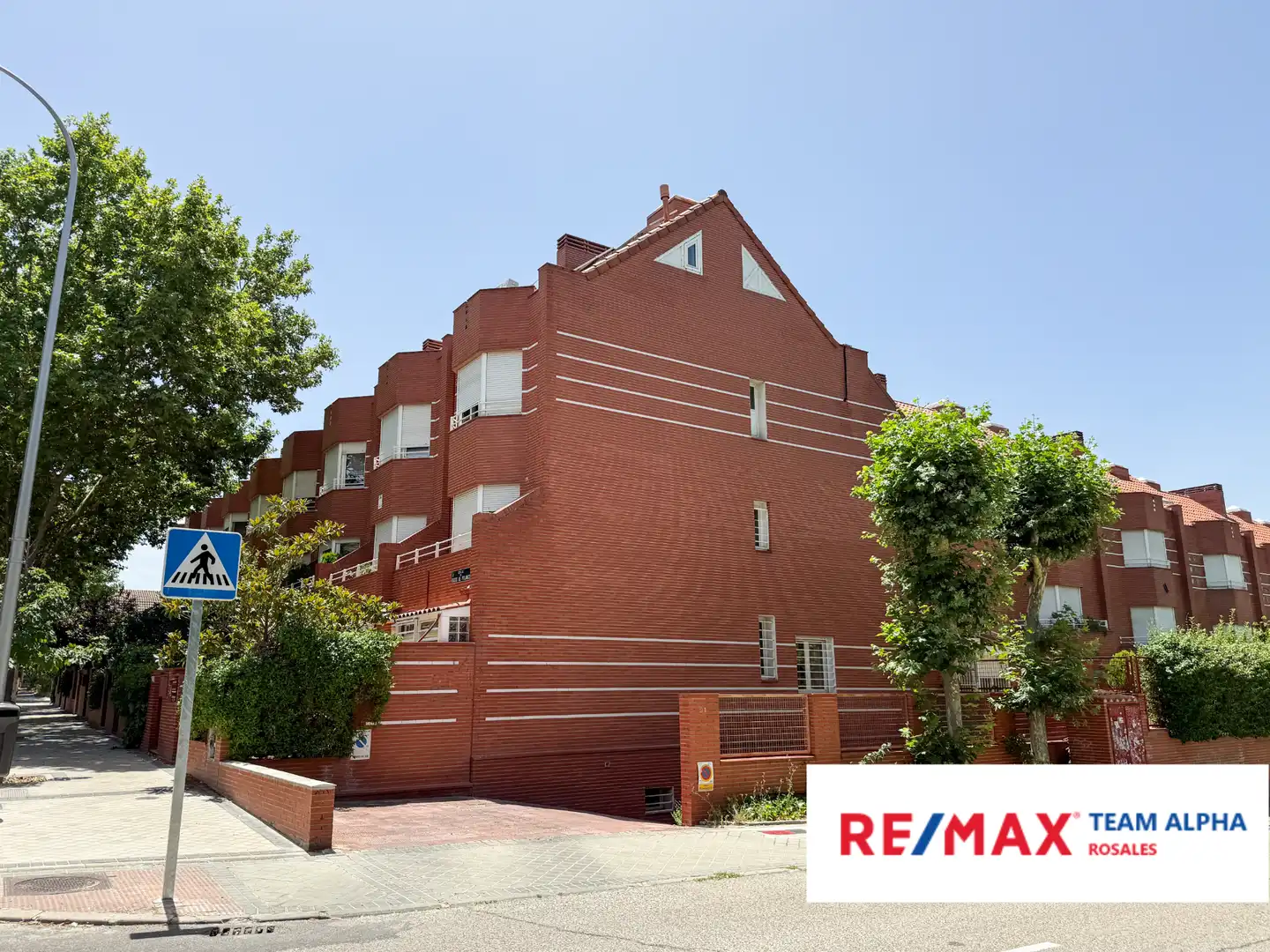 Vista exterior de Casa o chalet en venta en Madrid con Aire acondicionado, Calefacción y Jardín privado