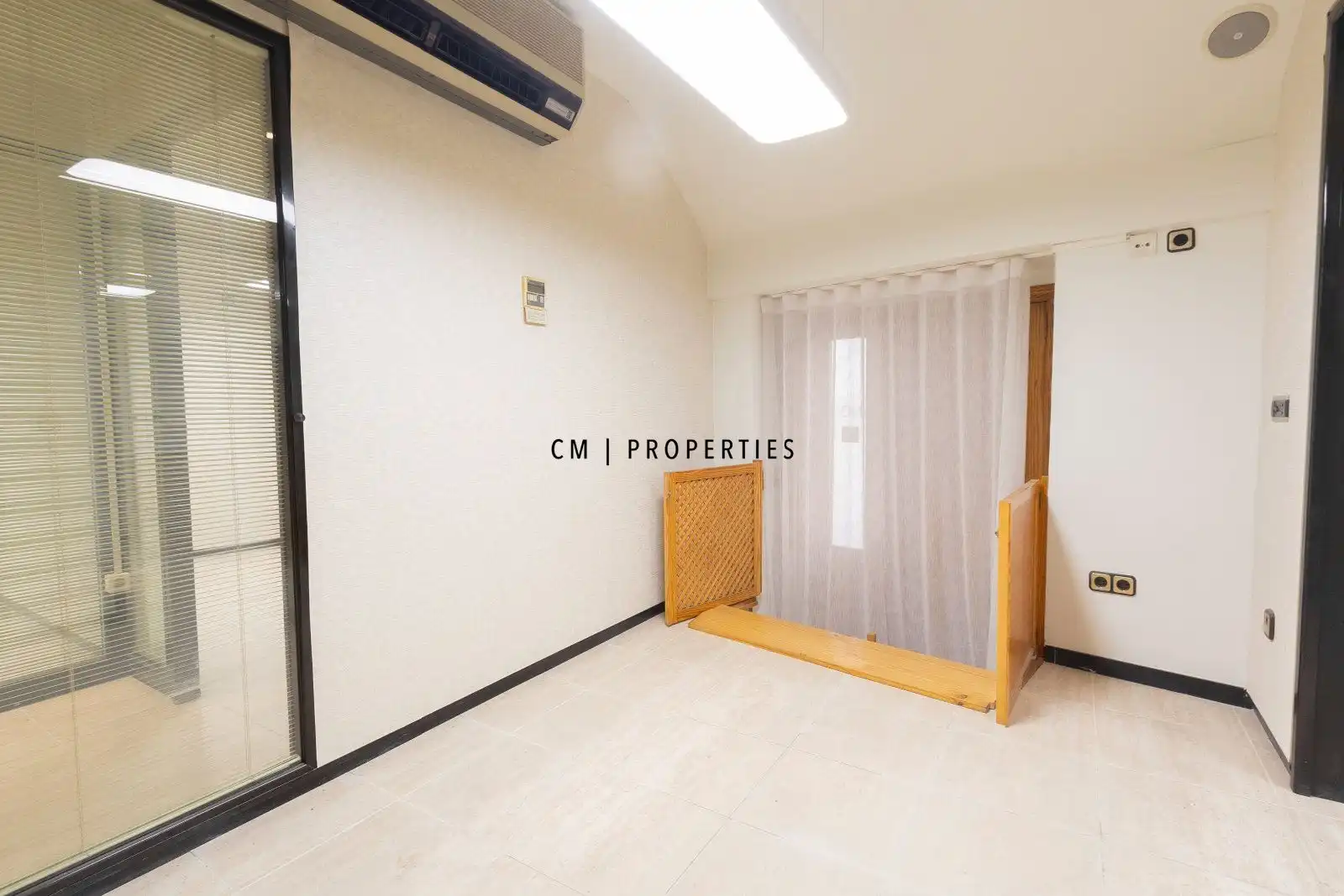 Habitación de Oficina de alquiler en Valencia con Aire acondicionado