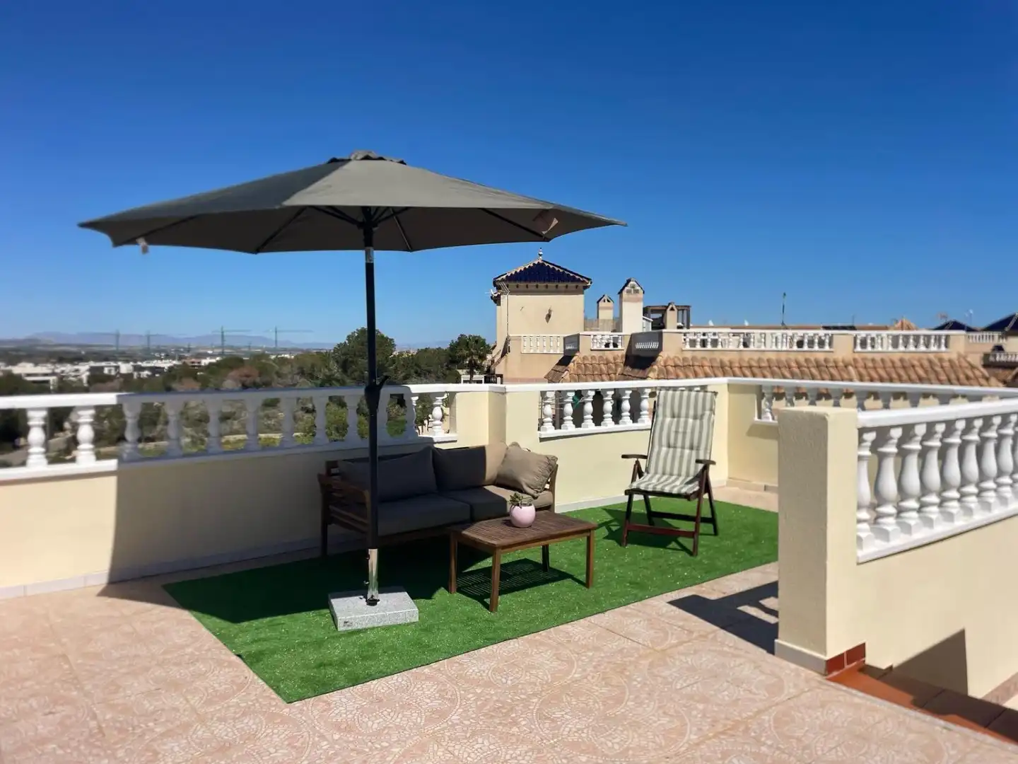 Terrasse von Wohnungen zum Verkauf in Orihuela mit Klimaanlage, Schwimmbad und Möbliert
