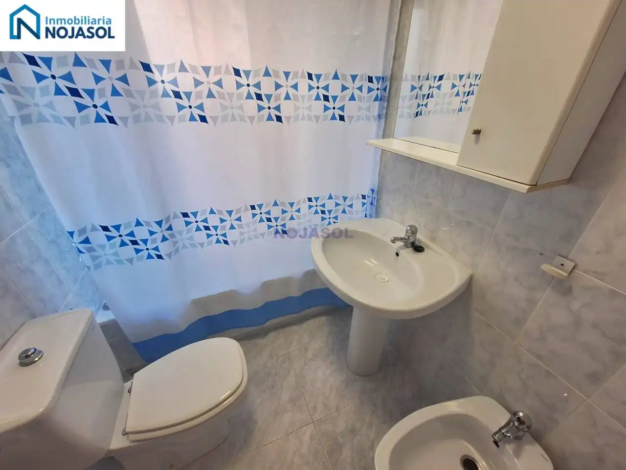 Bany de Apartament de lloguer en Noja amb Calefacció, Jardí privat i Terrassa