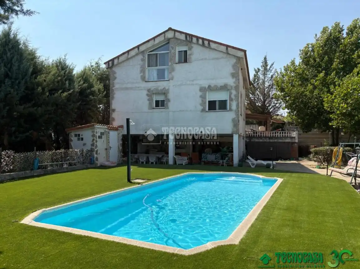 Piscina de Casa o chalet en venta en Parrillas con Aire acondicionado, Calefacción y Terraza