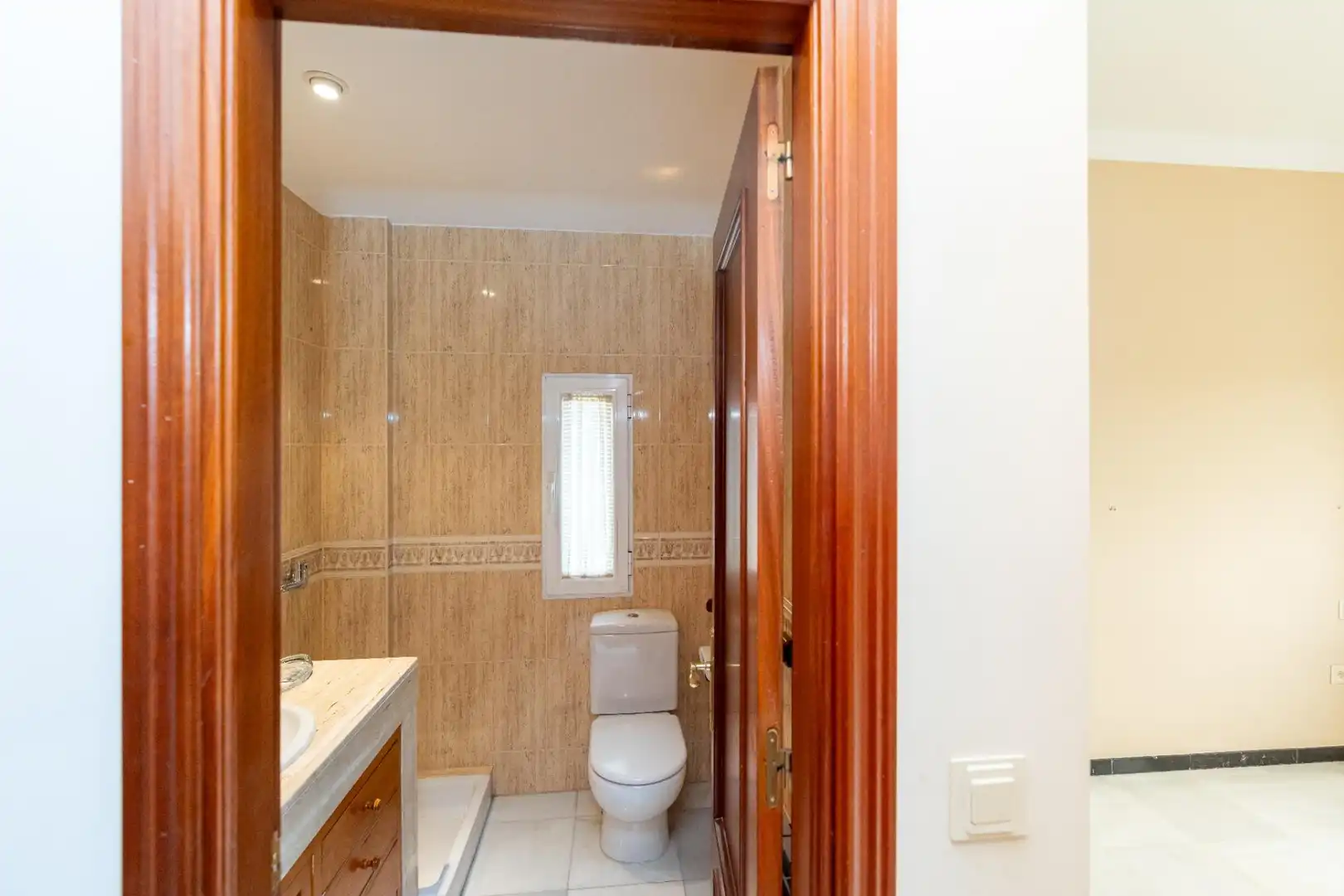 Baño de Piso de alquiler en Granada con Aire acondicionado, Calefacción y Terraza