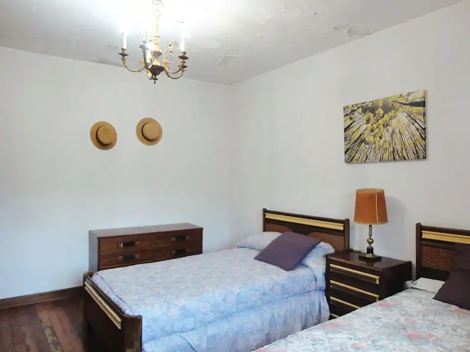 Dormitori de Casa o xalet en venda en Mambrillas de Lara amb Jardí privat