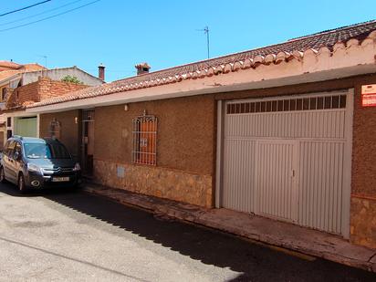 Vista exterior de Casa o xalet en venda en Armilla amb Terrassa