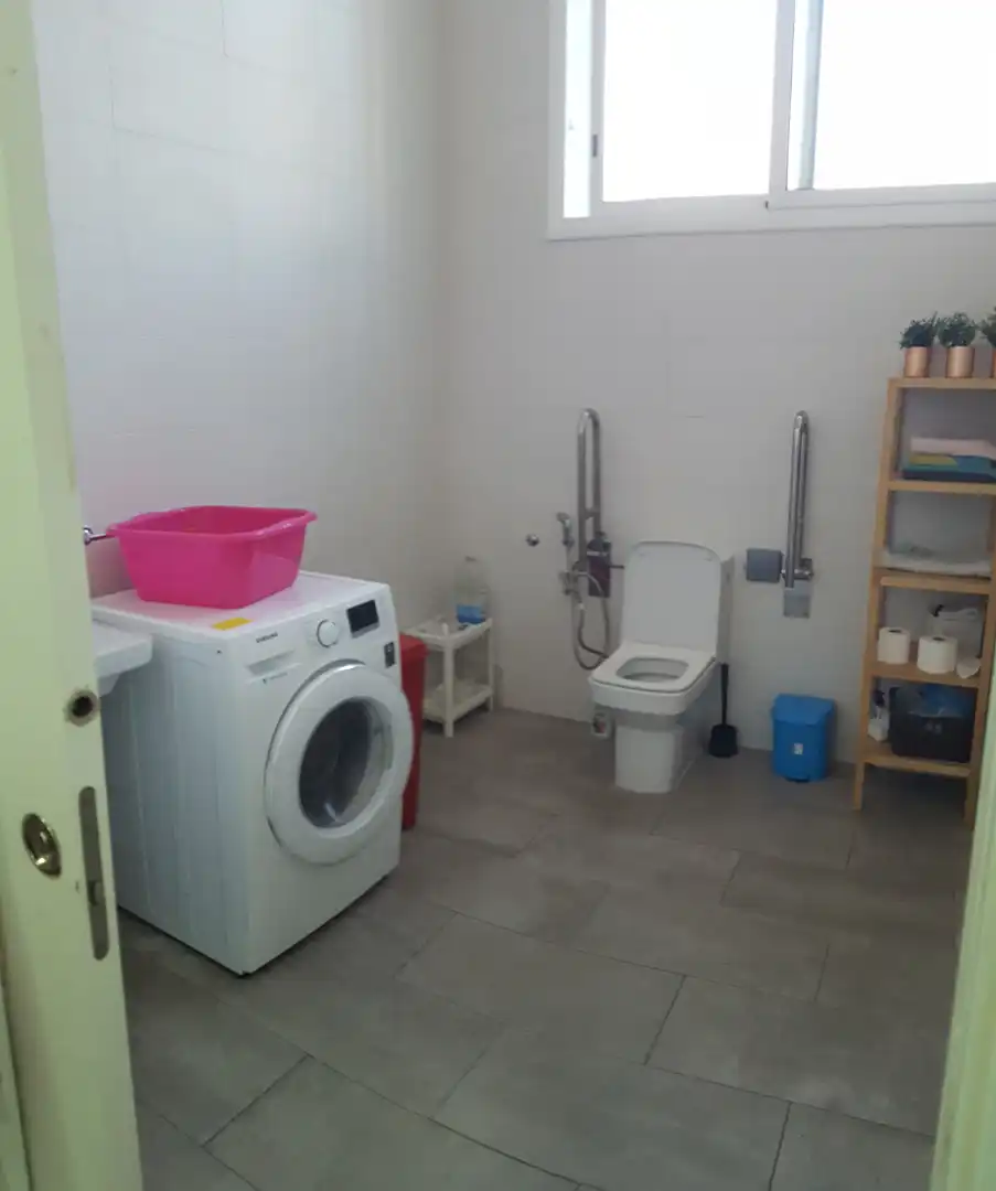 Bathroom of Ground floor for sale in Badalona  with Air Conditioner, Heating and Parquet flooring