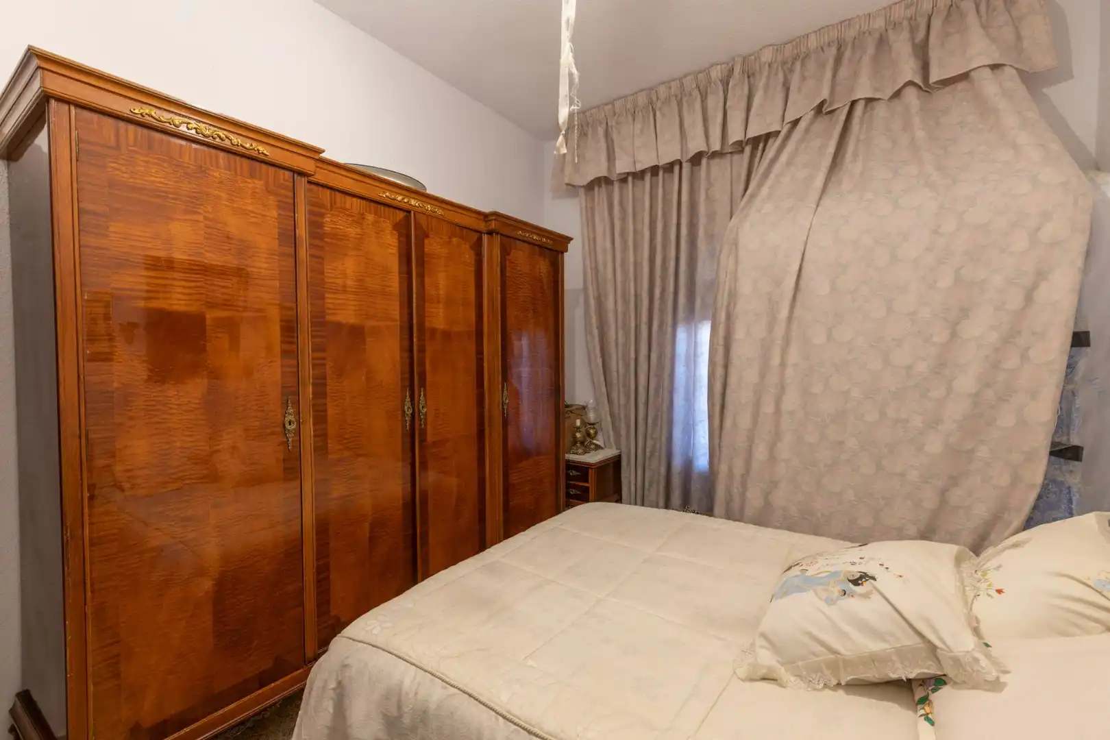 Dormitori de Casa o xalet en venda en Albolote amb Piscina
