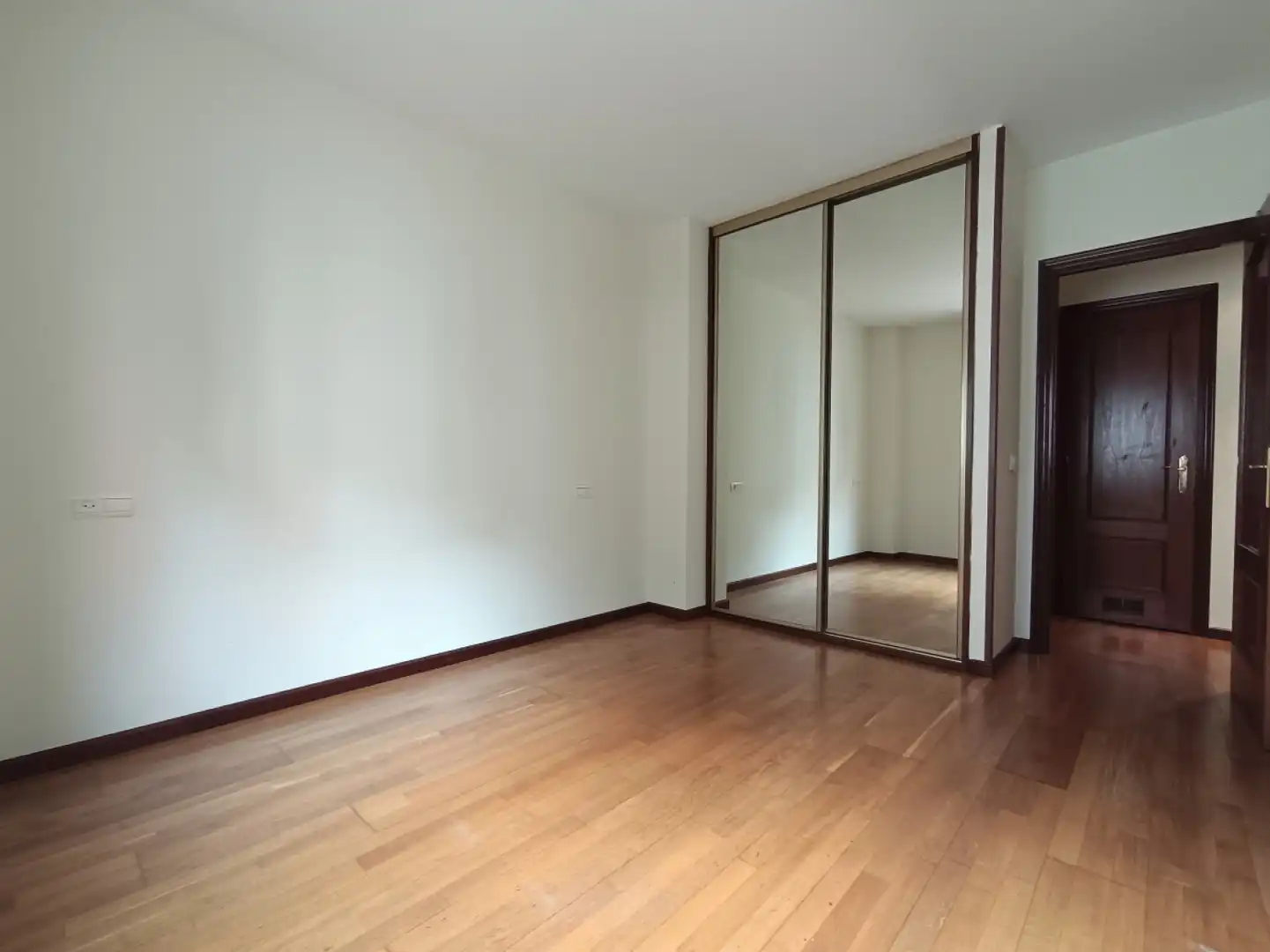 Bedroom of Flat for rent in Gijón   with Heating, Terrace and Balcony