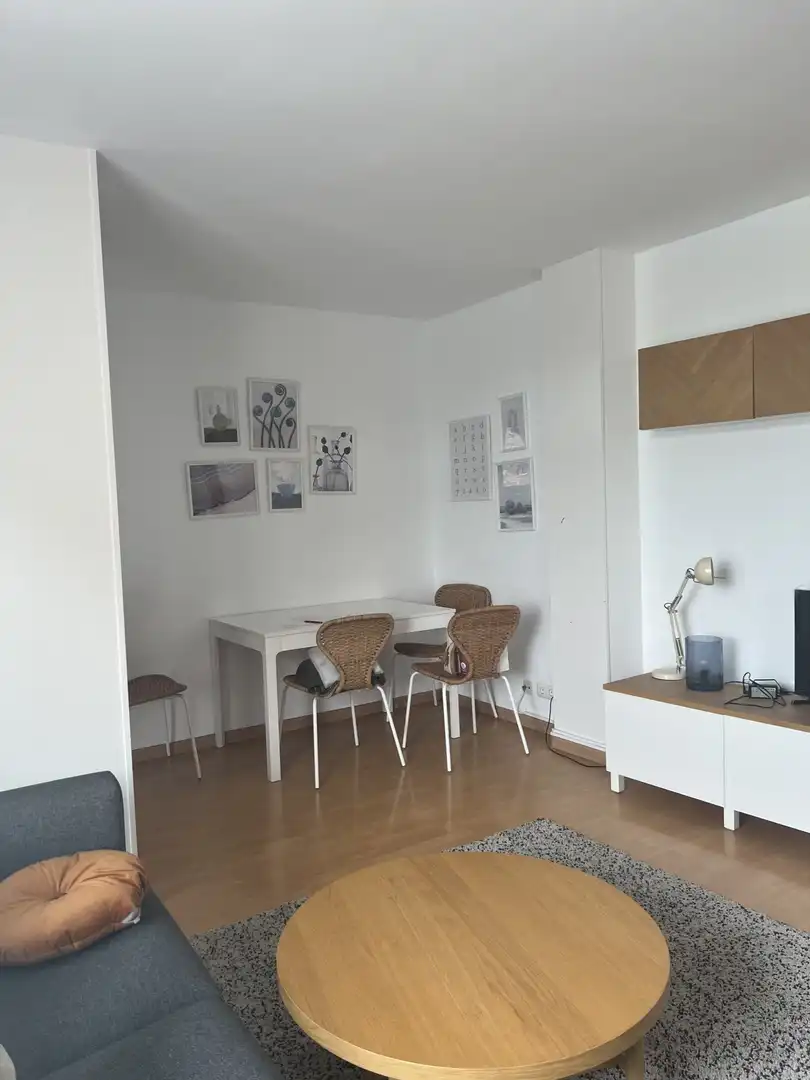 Comedor de Piso de alquiler en Girona con Calefacción, Terraza y Trastero