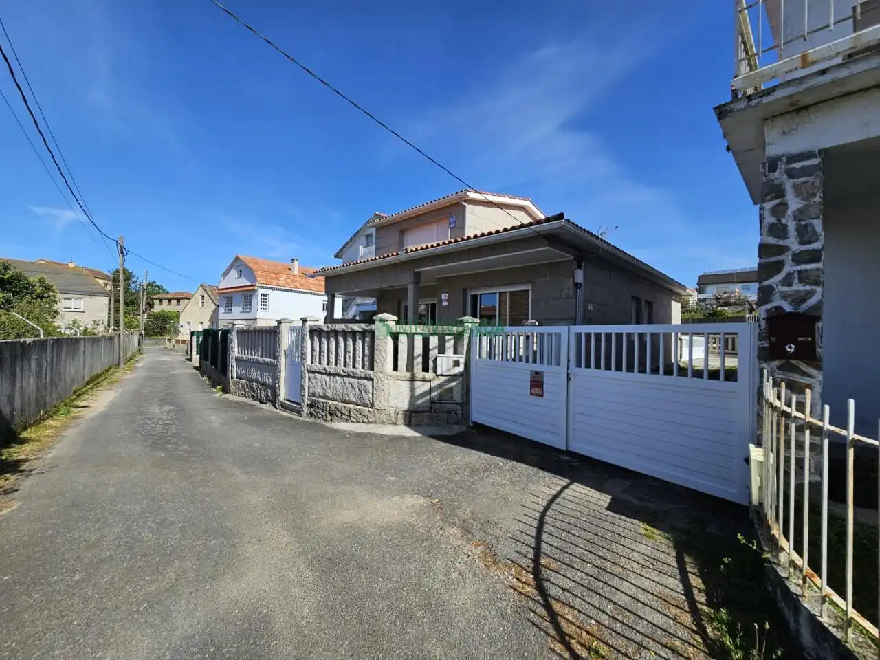 Vista exterior de Casa o chalet en venta en Sanxenxo con Calefacción y Jardín privado