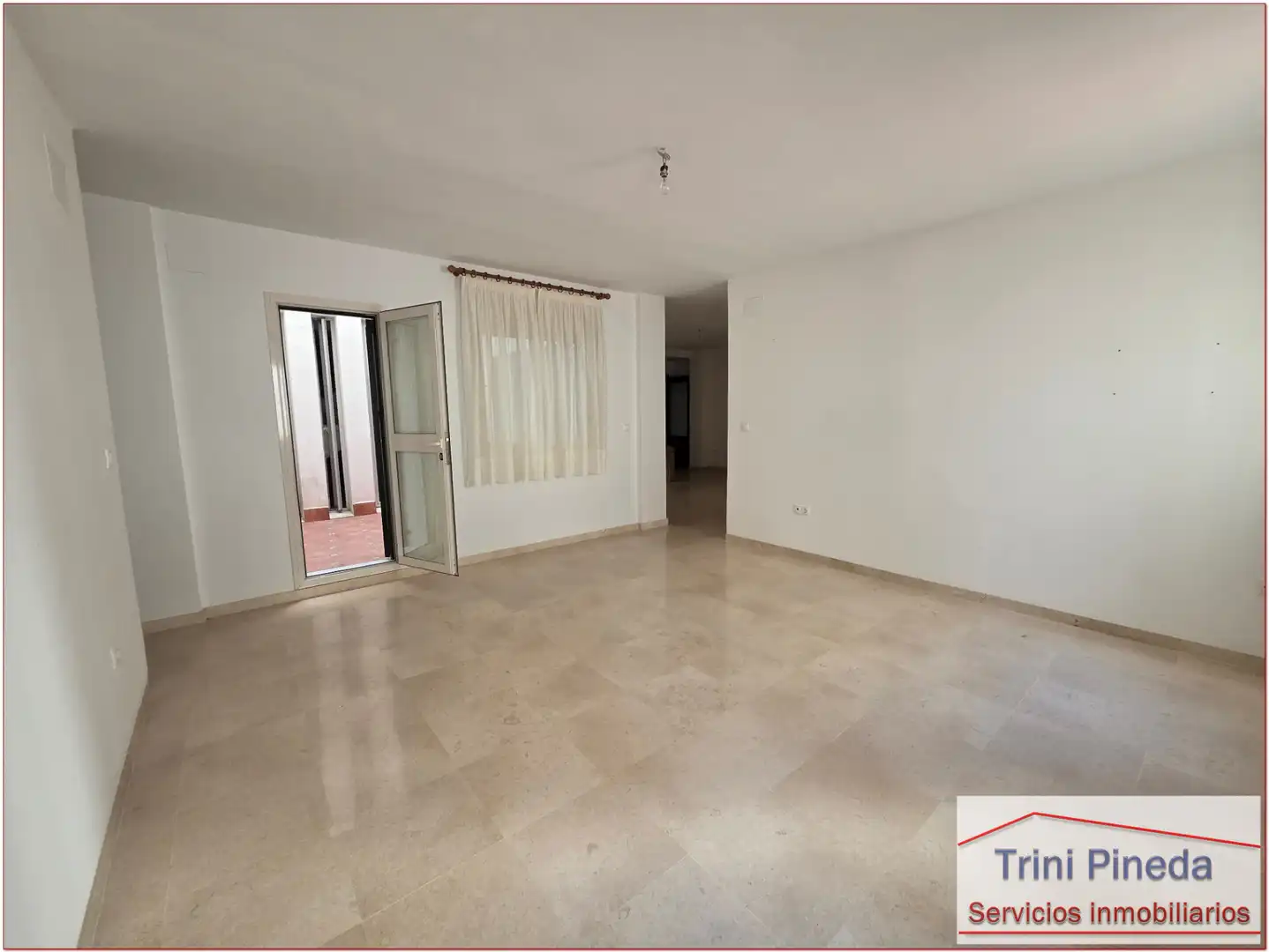 Wohnzimmer von Wohnung zum Verkauf in Sevilla mit Ofen und Waschmaschine