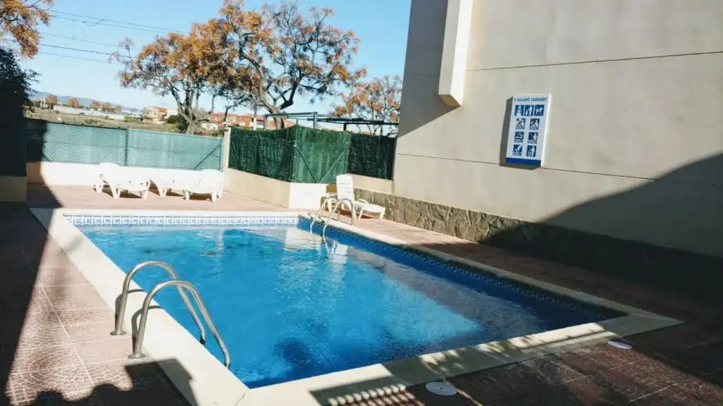 Piscina de Casa adosada en venda en Cambrils amb Calefacció, Piscina i Moblat
