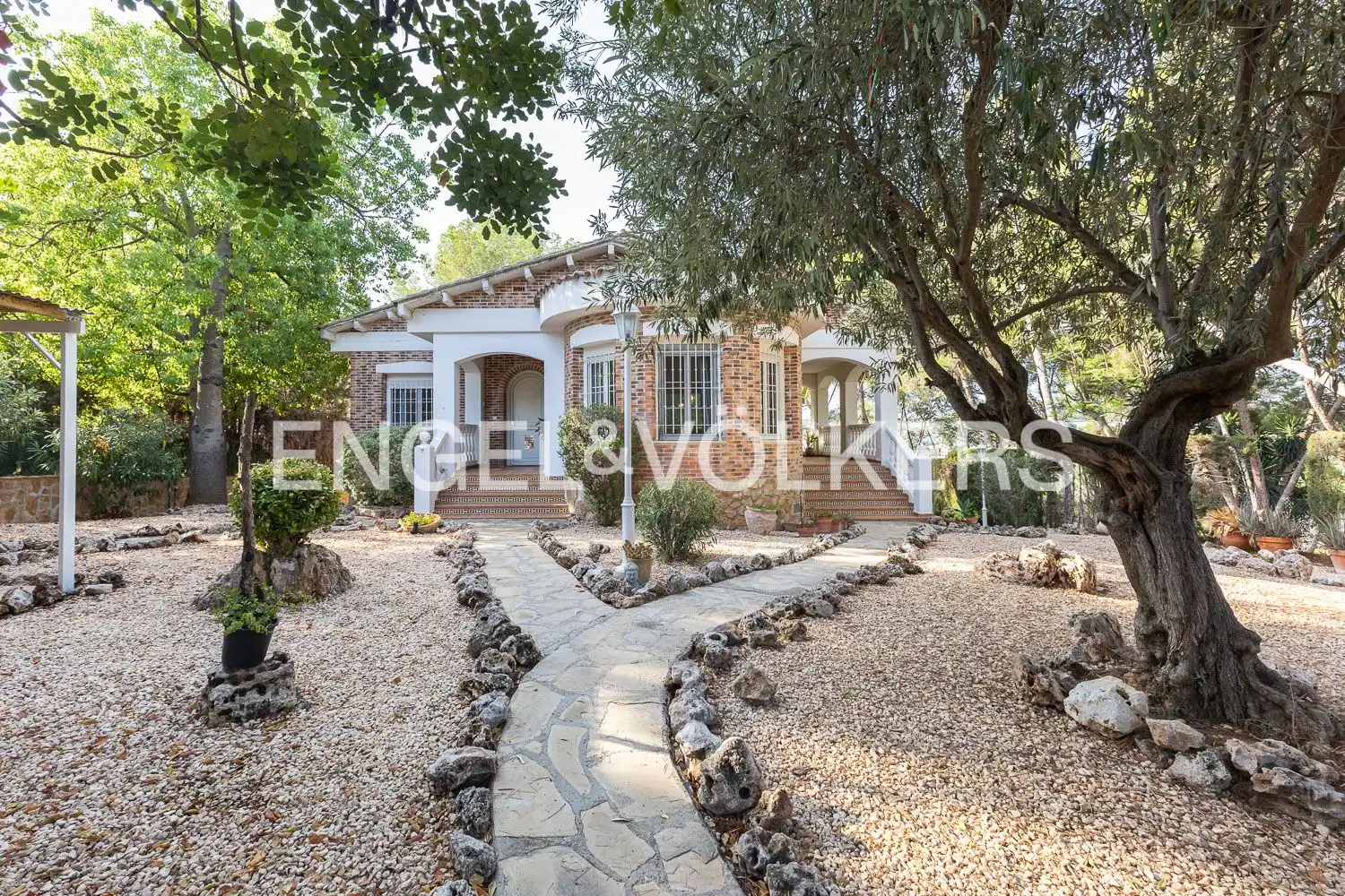 Vista exterior de Casa o chalet de alquiler en Paterna con Aire acondicionado, Calefacción y Jardín privado