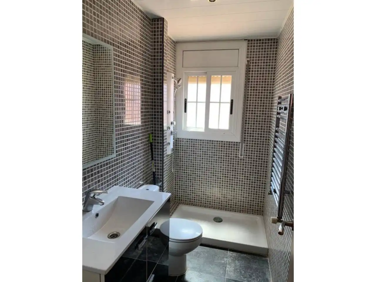 Baño de Casa o chalet en venta en Sabadell con Aire acondicionado, Calefacción y Parquet