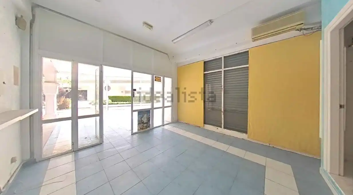 Local comercial en venda a Carrer Huguet des Far, imagen 2