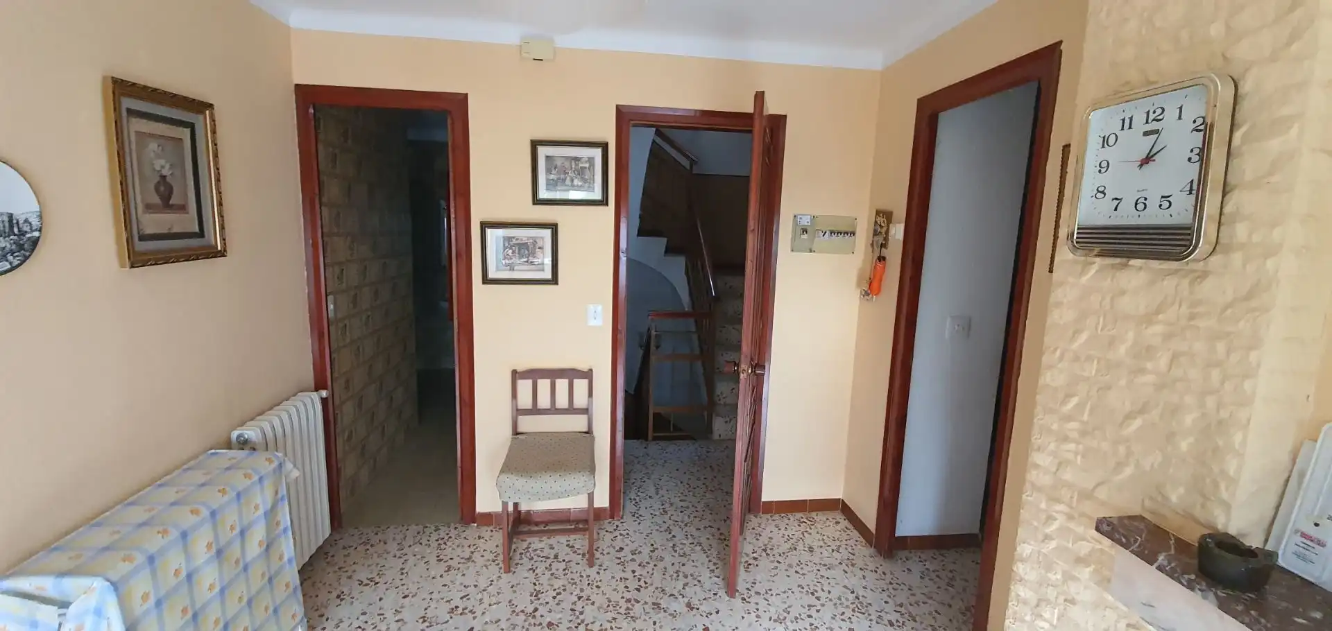 Houses for sale in Bot