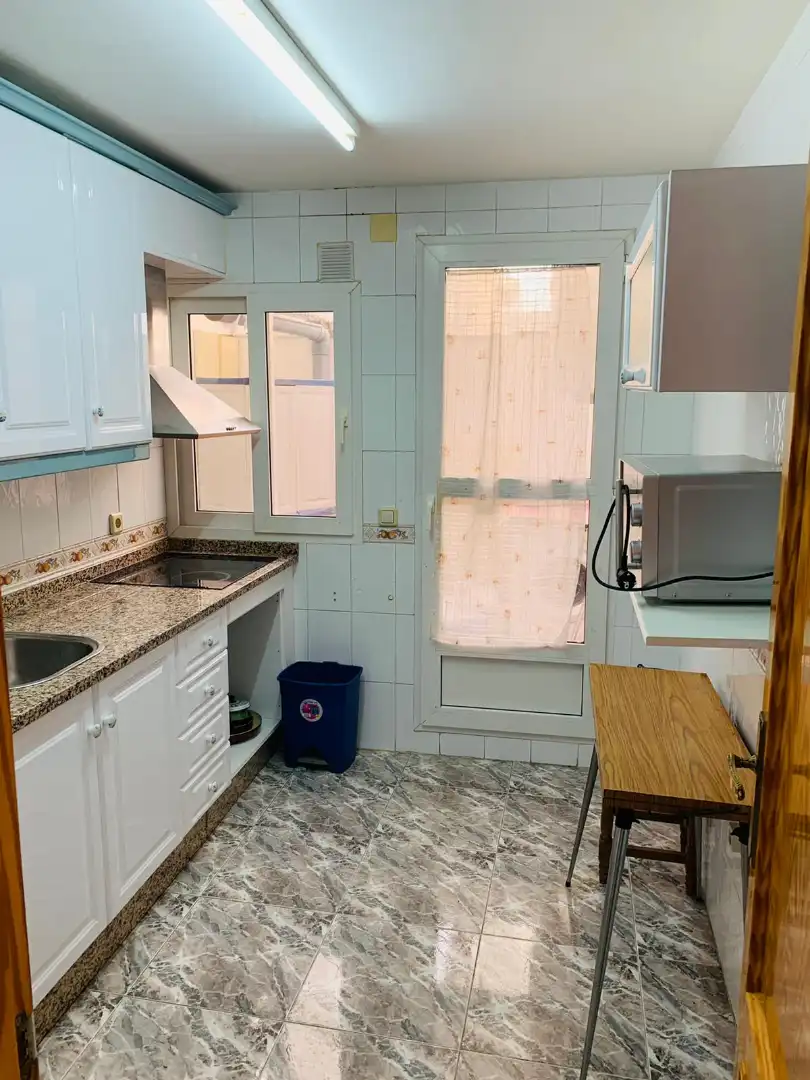 Flat to rent in Calle Alhambra
