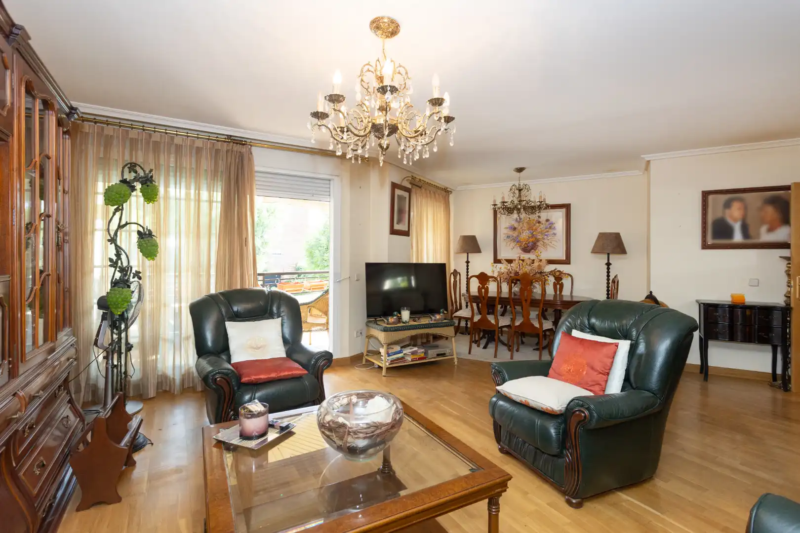 Living room of Flat for sale in Majadahonda  with Heating, Terrace and Storage room
