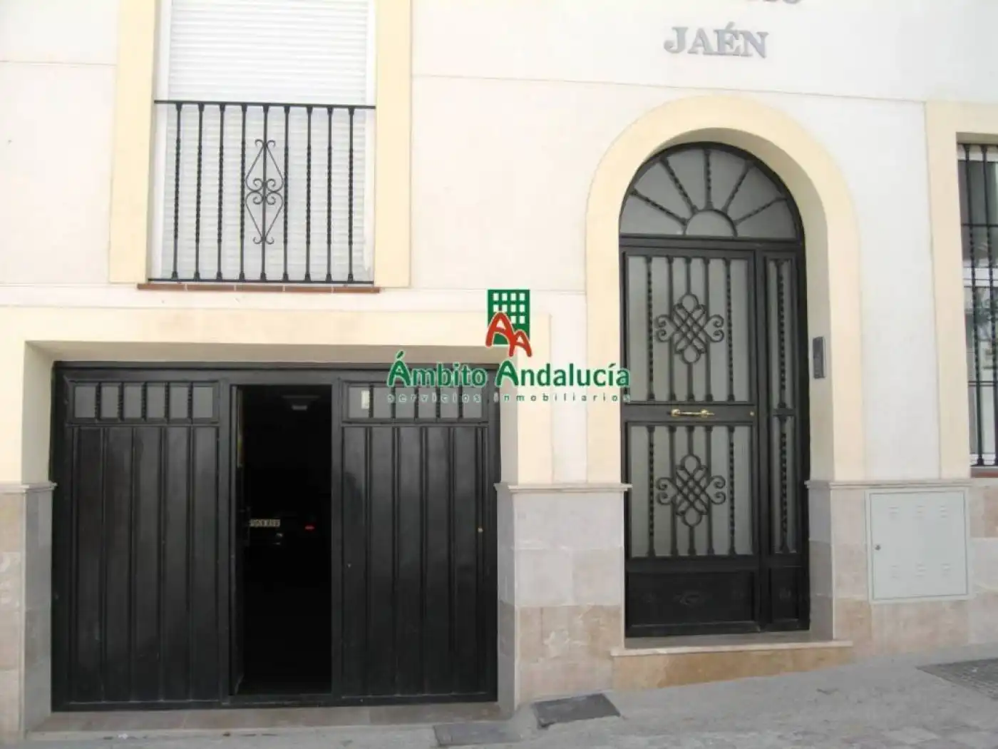 Vista exterior de Piso en venta en Santiago-Pontones con Terraza, Amueblado y Balcón