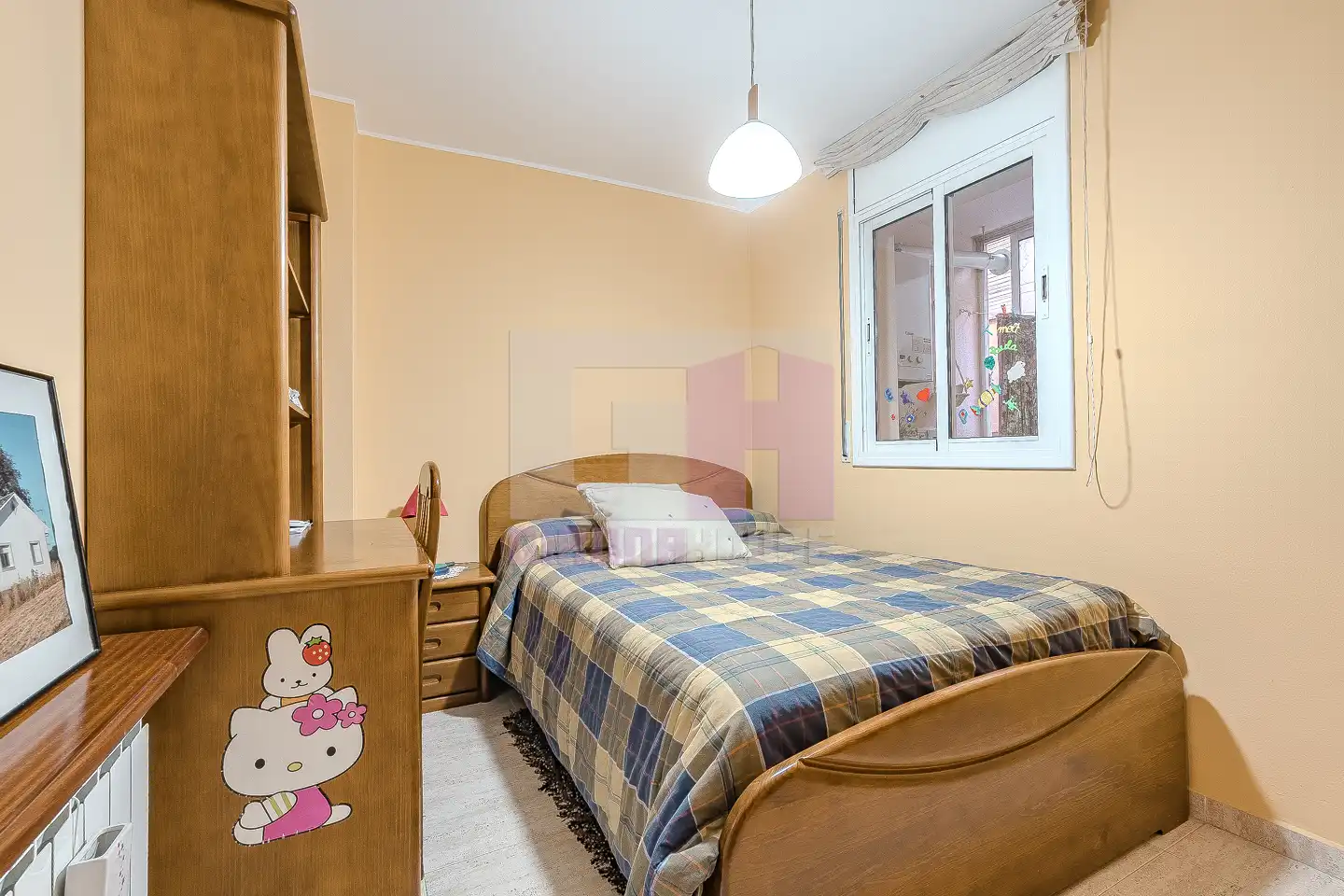 Habitación de Dúplex en venta en Salt con Calefacción, Terraza y Amueblado