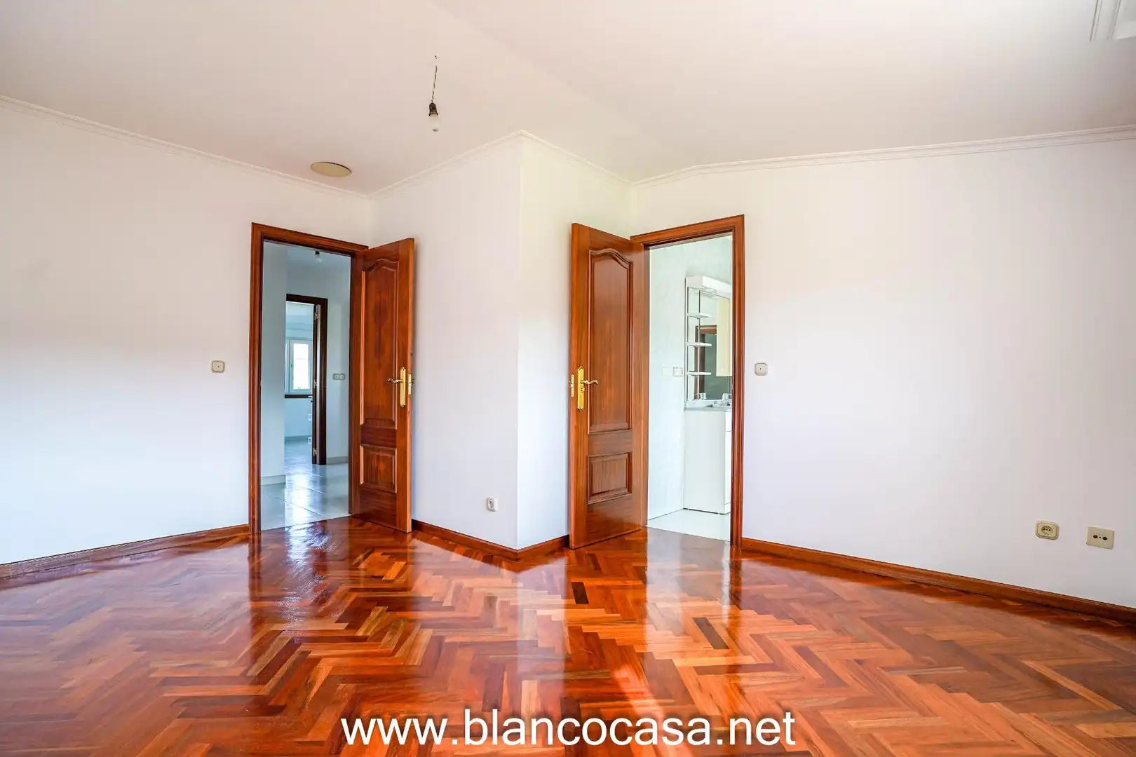 Casa o chalet en venta en Carballo con Calefacción, Jardín privado y Trastero