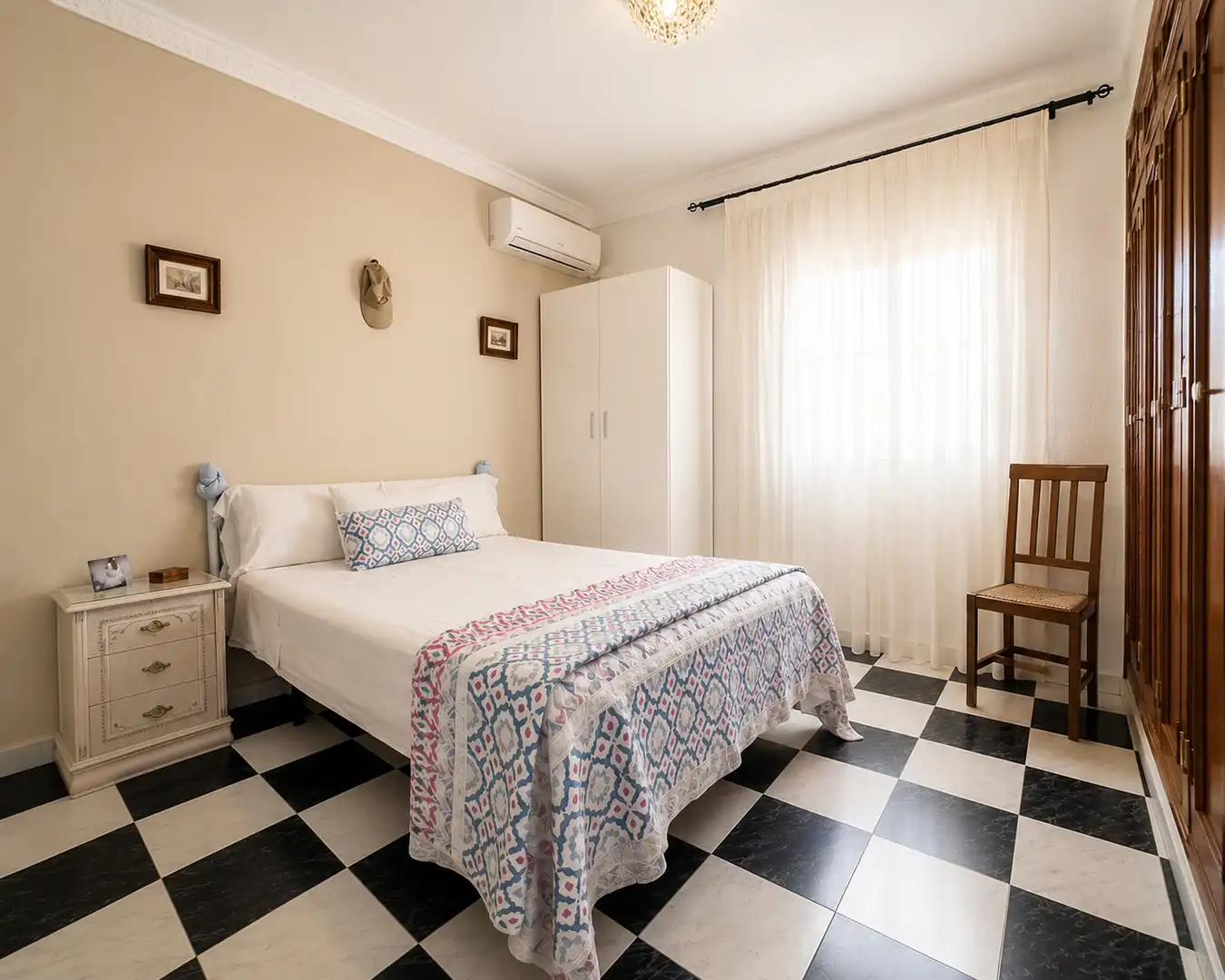 Bedroom of Houses for sale in Alcalá del Río  with Air Conditioner, Private garden and Terrace