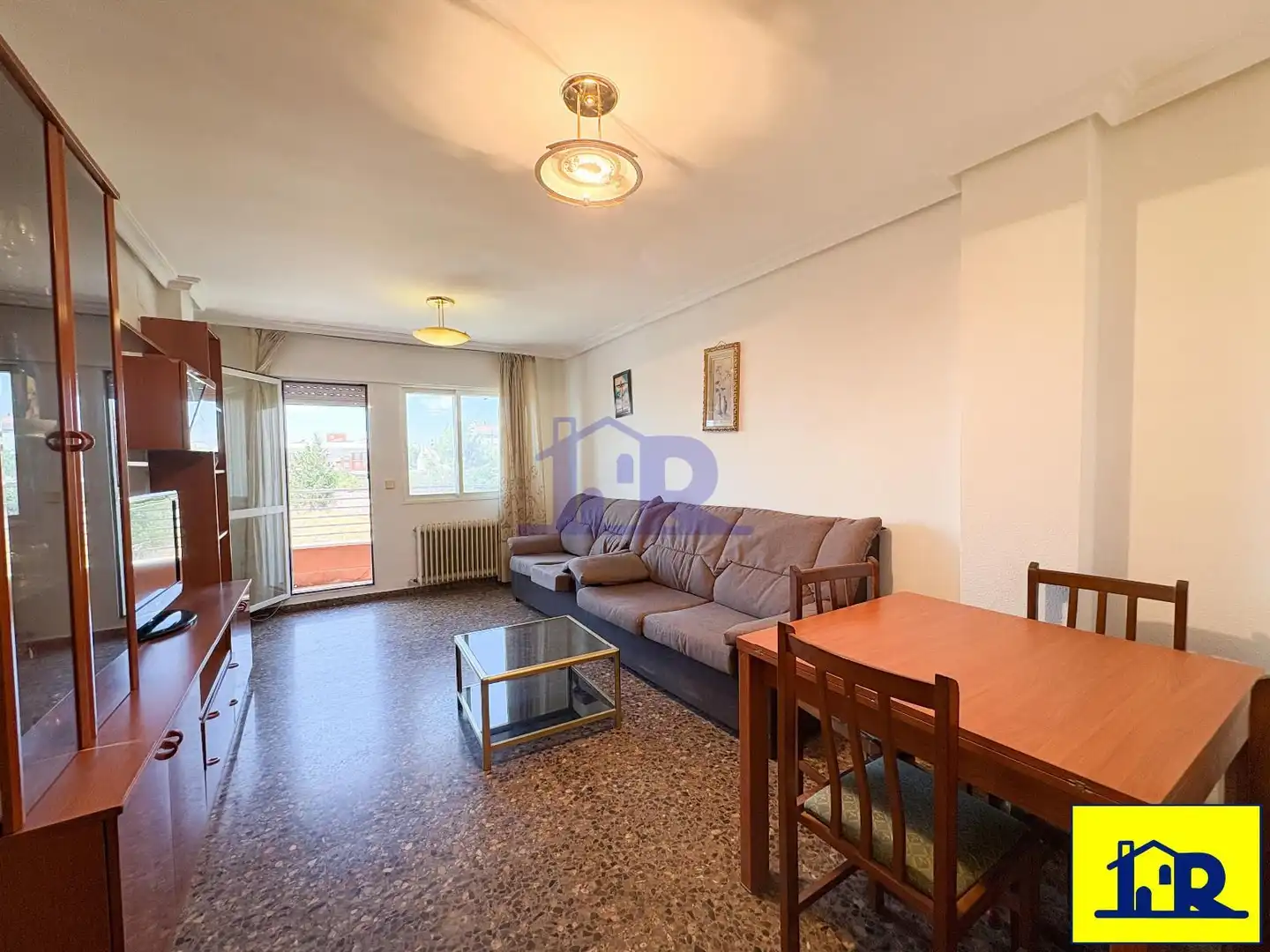 Sala d'estar de Pis en venda en Cuenca amb Calefacció, Terrassa i Traster