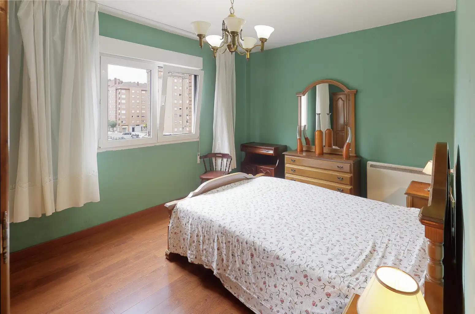 Habitación de Piso en venta en Gijón  con Calefacción