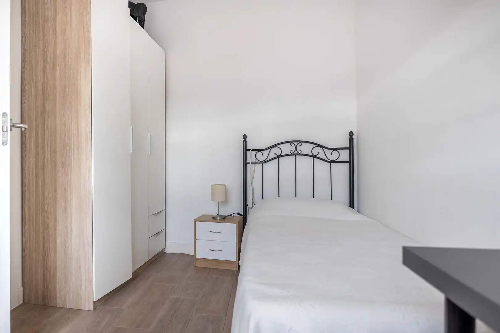 Bedroom of Flat for sale in Sevilla  with Air Conditioner, Terrace and Storage room