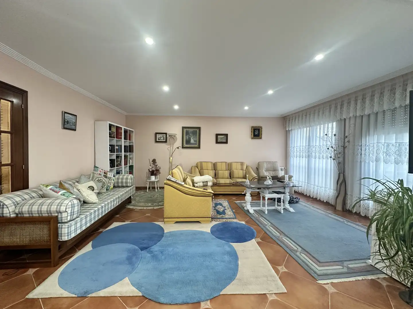 Sala de estar de Casa o chalet en venta en O Carballiño   con Calefacción, Jardín privado y Parquet