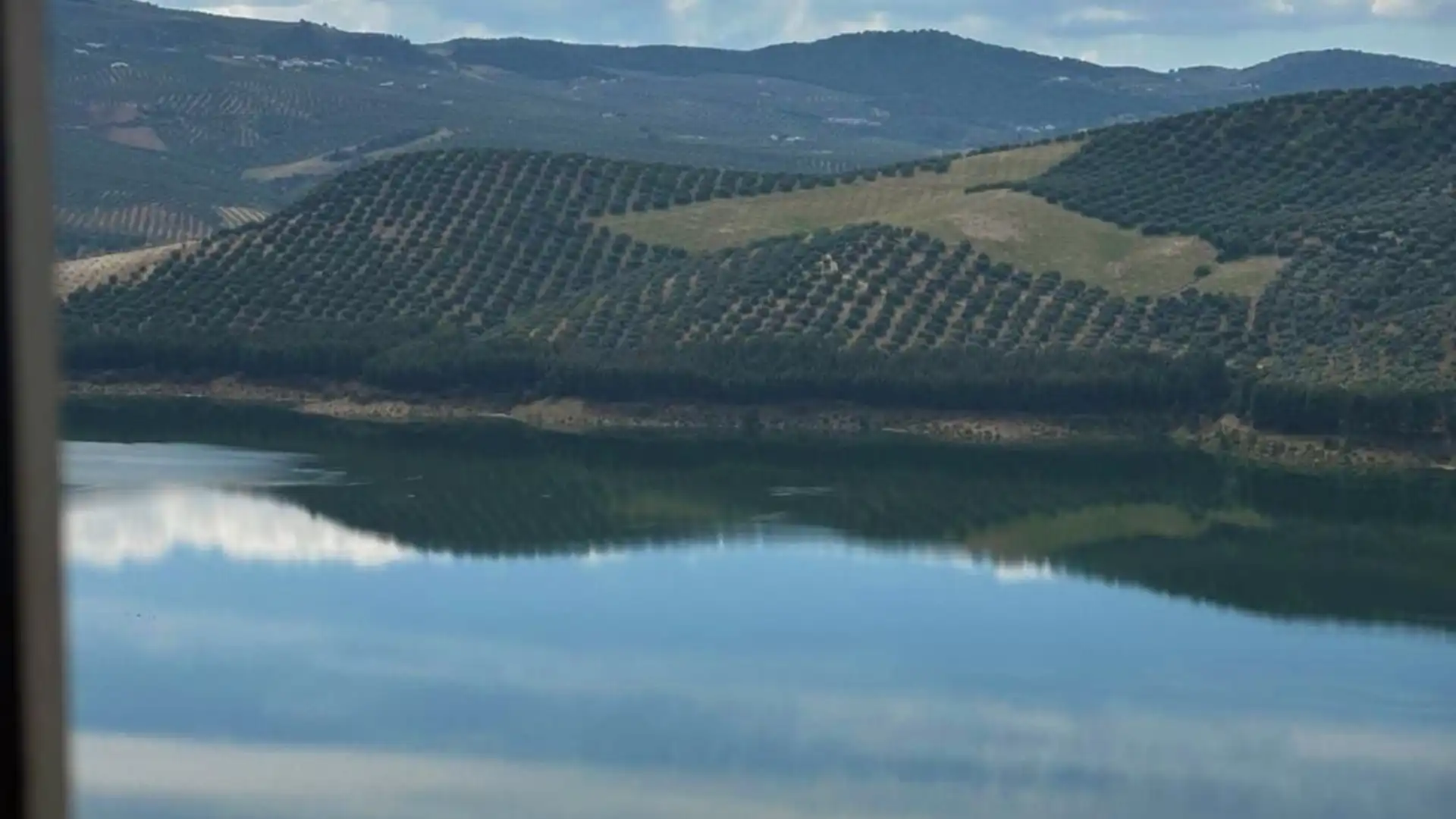 Casa adosada en venta en Iznájar