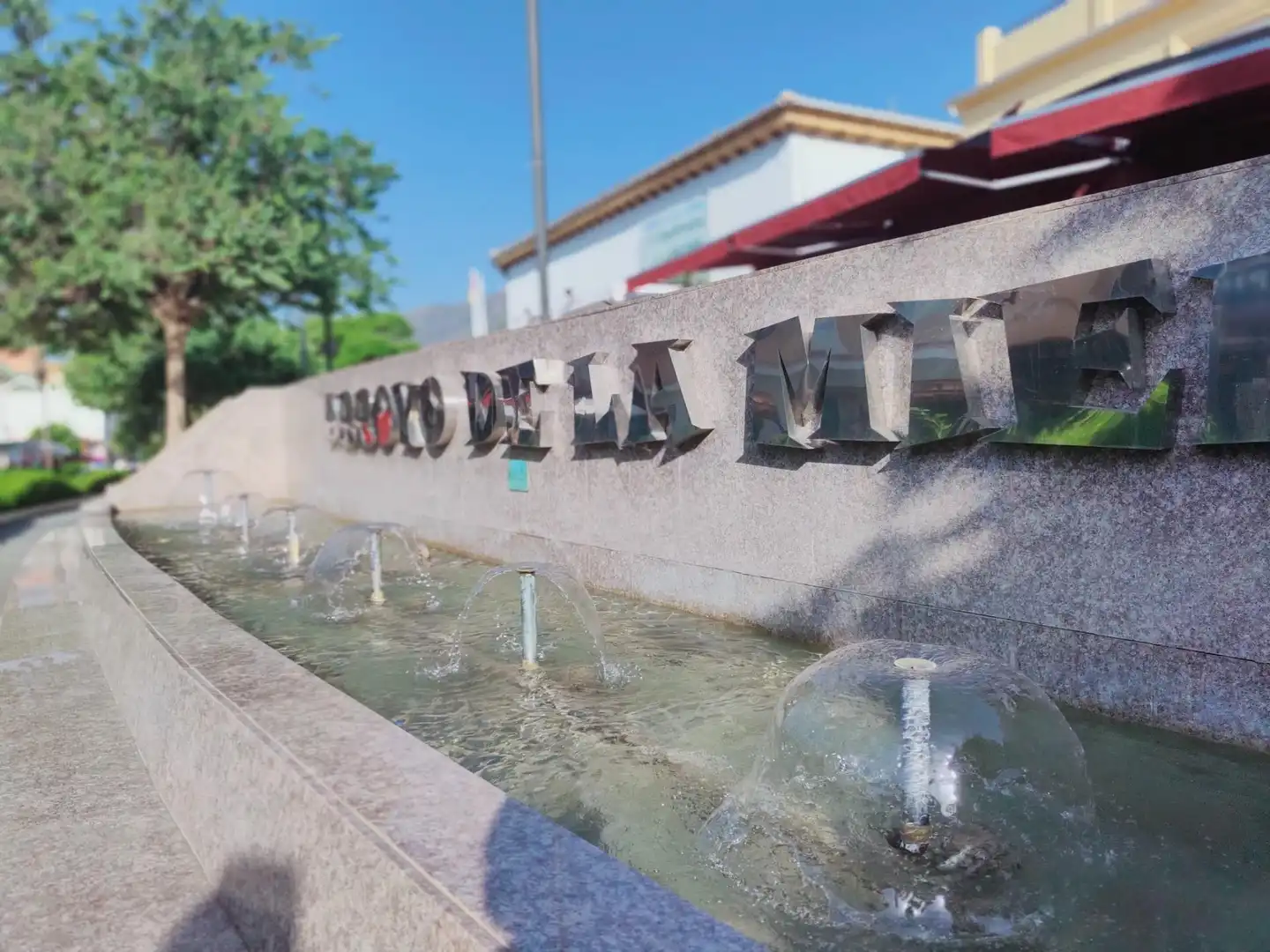 Vista exterior de Dúplex en venda en Benalmádena amb Aire condicionat, Terrassa i Piscina comunitària